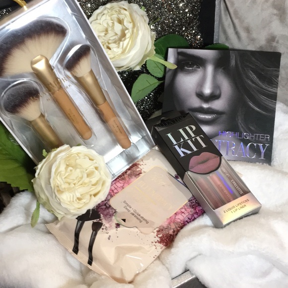 Make Up Brushes/Highlighter/Lipstick - Picture 8 of 8